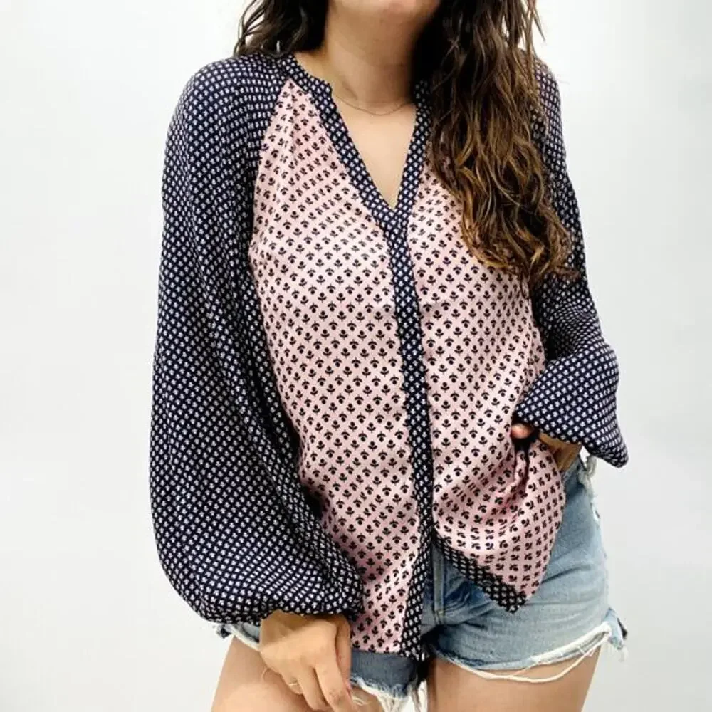 Boden 6 Pink blue Patterned Long‎ Sleeve V-Neck Button down Blouse